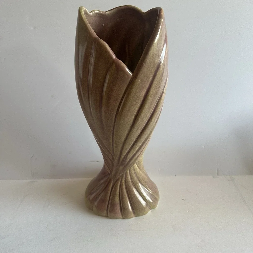 Vintage‎ West Coast Pottery Vase Beautiful Green and Pink Glaze 13.25
